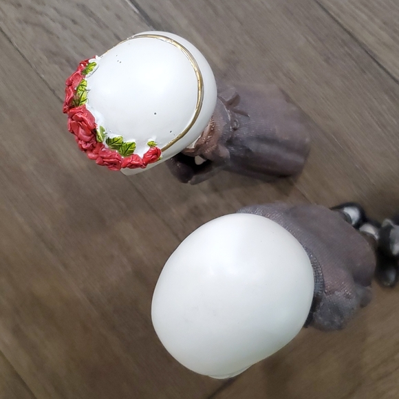 Gothic Skeleton Couple Figurine Set - Picture 7 of 13